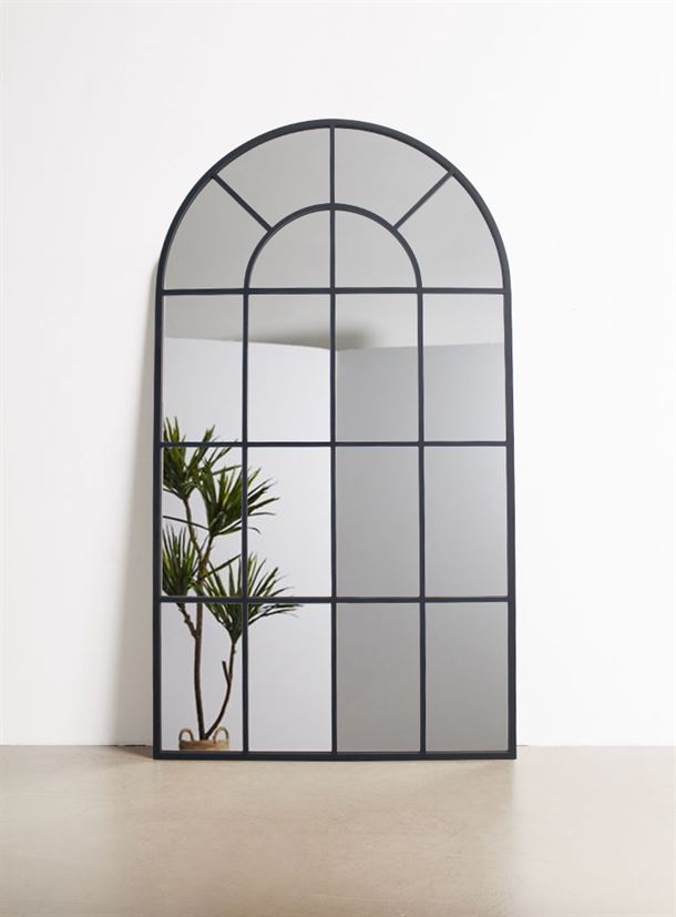 Speil med sort jernramme med buet topp 180x100 cm